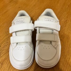 Toddler Adidas Shoes in good condition Size 9K